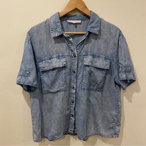 Short sleeve chambray button down